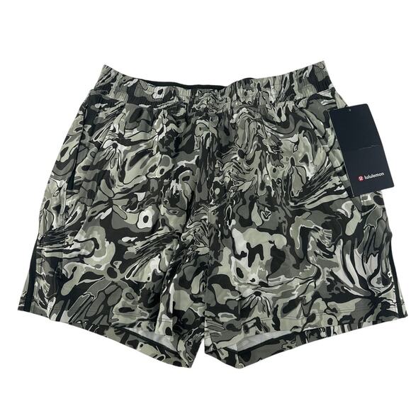Lululemon Flower Meld Fog Green Multi Pace Breaker Linerless 5" Shorts Size M - Picture 3 of 12